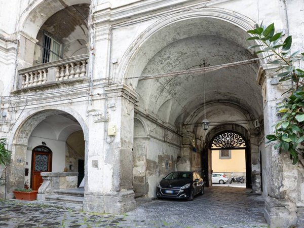 appartamento in vendita a Napoli in zona Stella