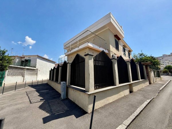 casa indipendente in vendita a Napoli in zona Ponticelli