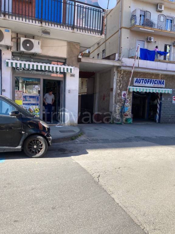 box auto in vendita a Napoli in zona Vomero