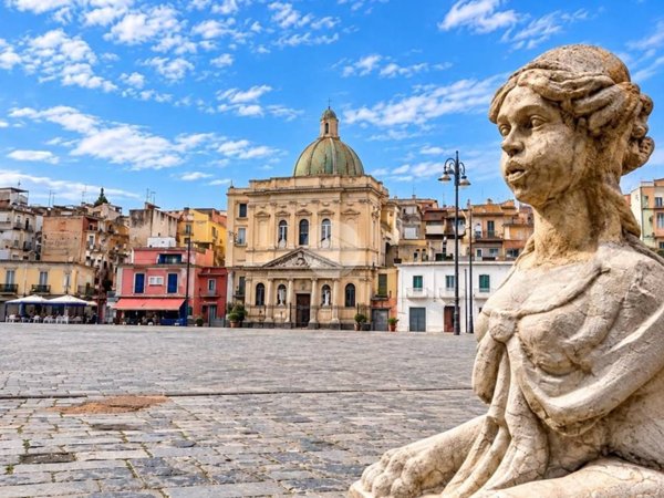 appartamento in vendita a Napoli in zona Stella
