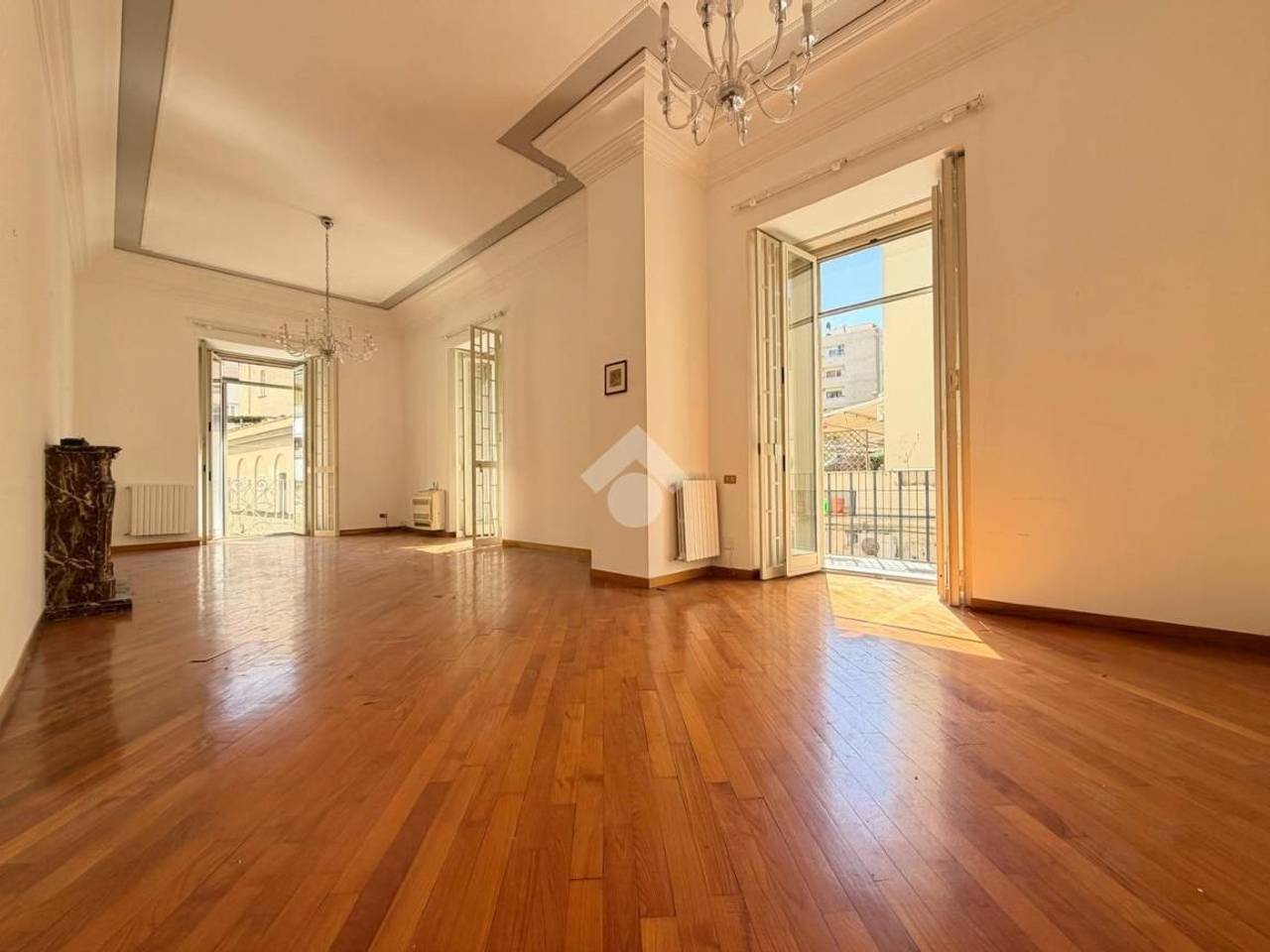 appartamento in vendita a Napoli in zona Chiaia