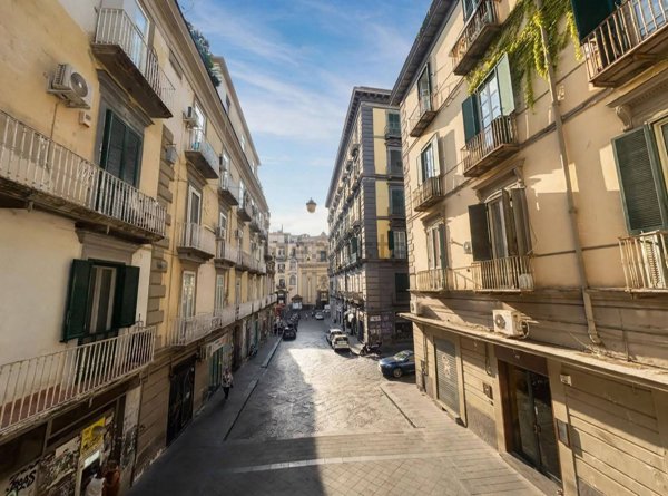 ufficio in vendita a Napoli in zona San Lorenzo