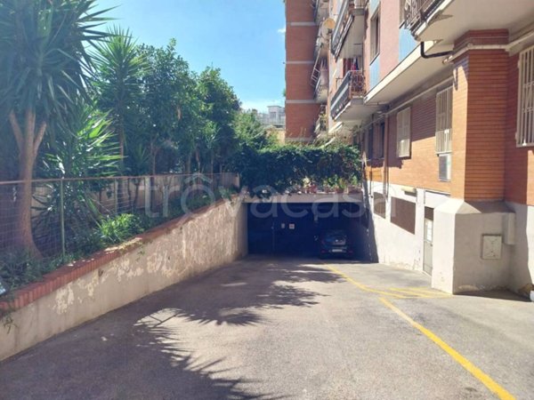box auto in vendita a Napoli in zona Capodimonte / Colli Aminei