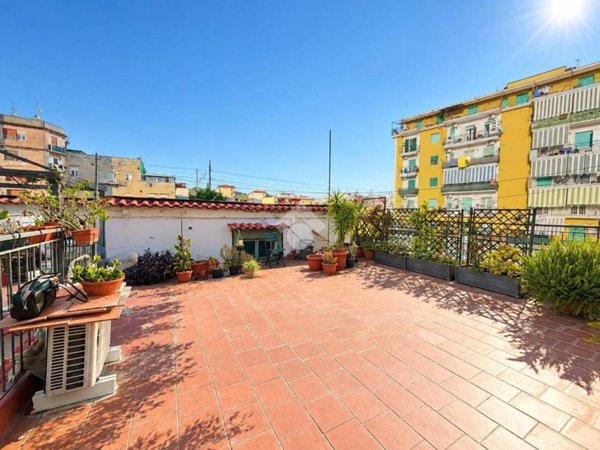 casa indipendente in vendita a Napoli in zona Bagnoli
