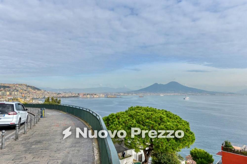 appartamento in vendita a Napoli in zona Posillipo