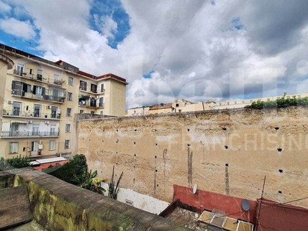 appartamento in vendita a Napoli in zona Stella