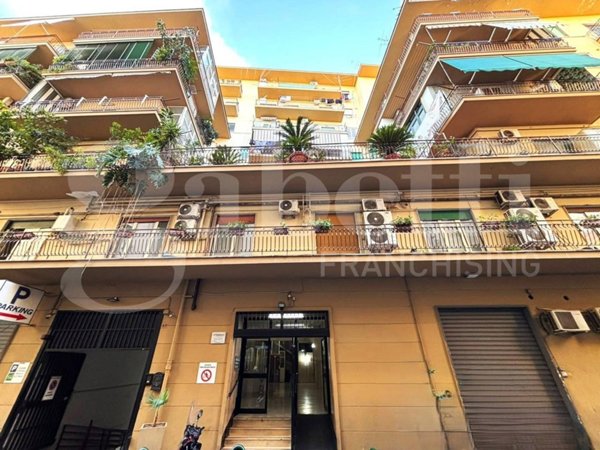 appartamento in vendita a Napoli in zona Pendino / San Giuseppe