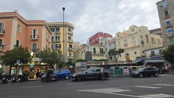 appartamento in vendita a Napoli in zona Arenella
