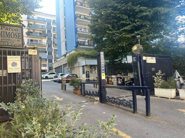 appartamento in vendita a Napoli in zona Arenella