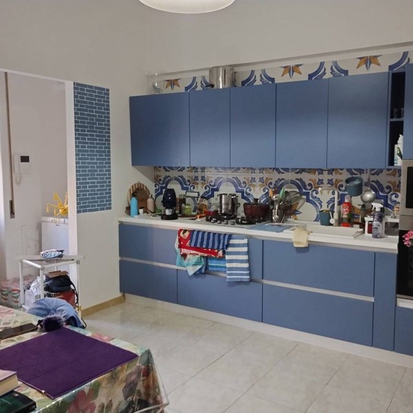 appartamento in vendita a Napoli in zona Chiaia