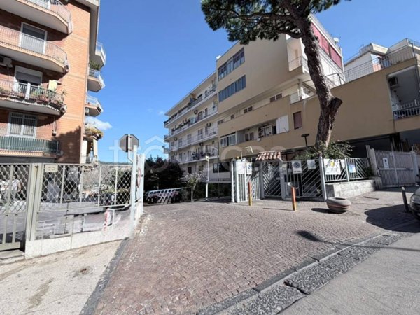 appartamento in vendita a Napoli in zona Fuorigrotta