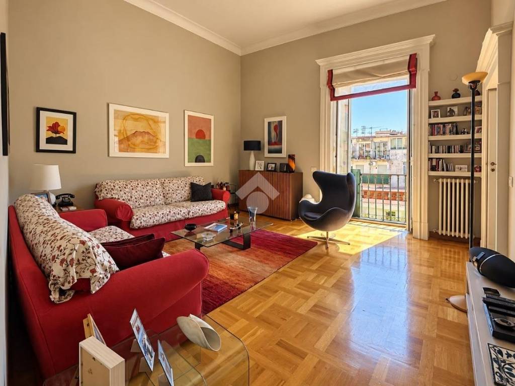 appartamento in vendita a Napoli in zona San Ferdinando