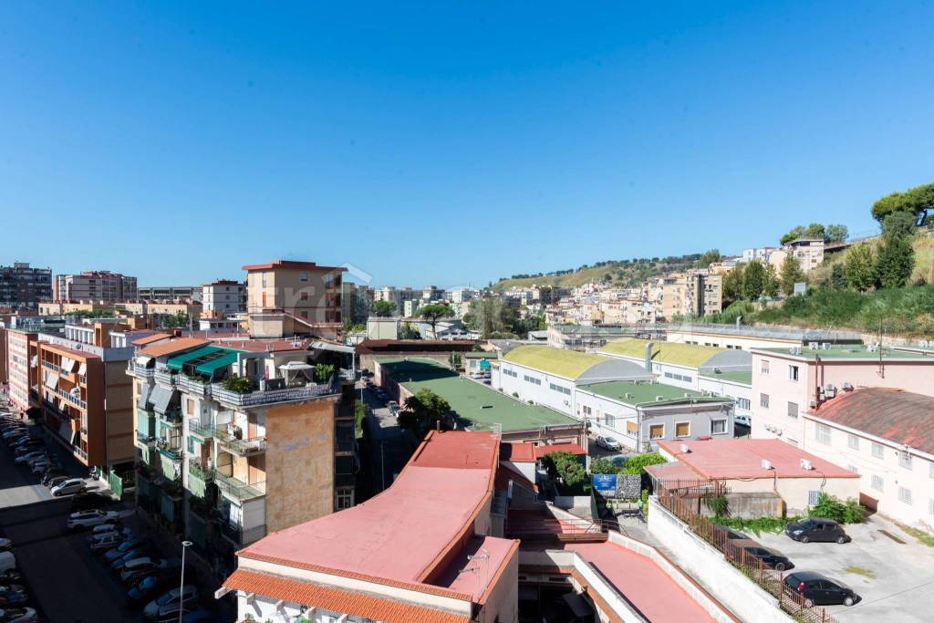 appartamento in vendita a Napoli in zona Chiaia