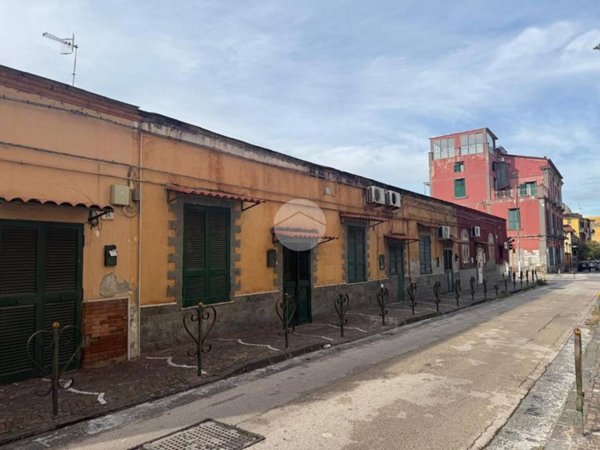 appartamento in vendita a Napoli in zona Barra