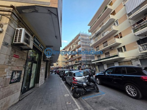 ufficio in vendita a Napoli in zona Soccavo