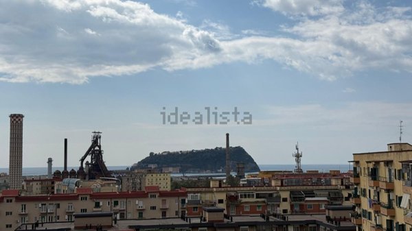 appartamento in vendita a Napoli in zona Bagnoli