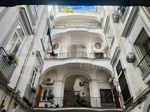 appartamento in vendita a Napoli in zona Stella
