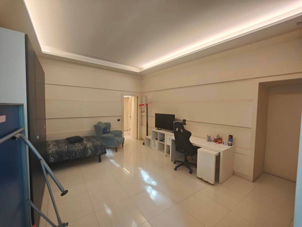 appartamento in vendita a Napoli in zona San Ferdinando