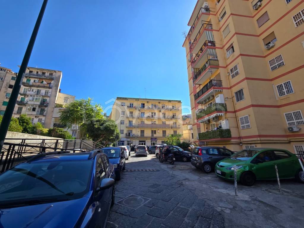 appartamento in vendita a Napoli in zona Fuorigrotta