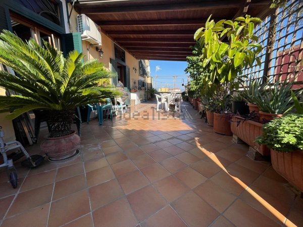 appartamento in vendita a Napoli in zona Stella