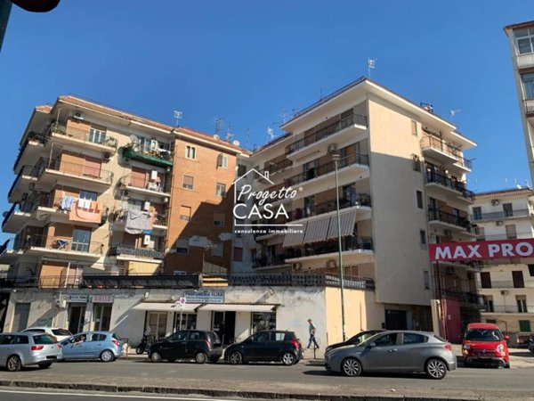 appartamento in vendita a Napoli in zona Barra