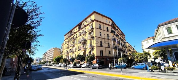 appartamento in vendita a Napoli in zona San Lorenzo