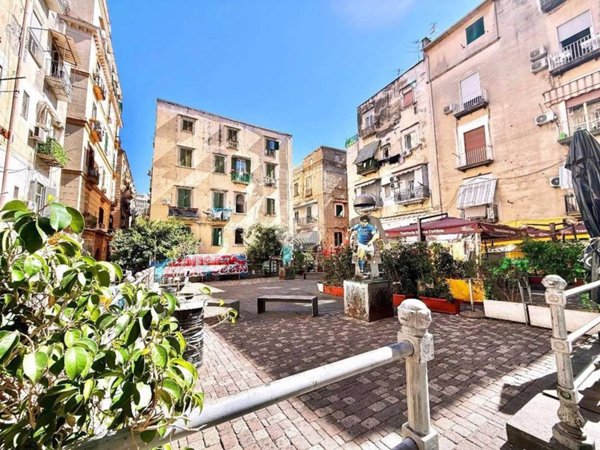 appartamento in vendita a Napoli in zona Montecalvario