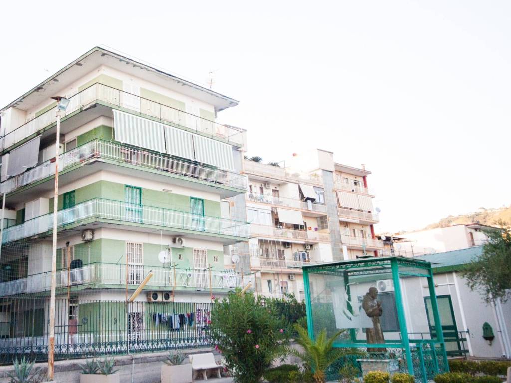 appartamento in vendita a Napoli in zona Pianura