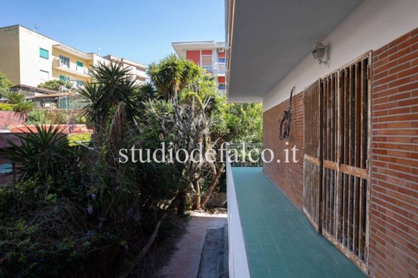 appartamento in vendita a Napoli in zona Posillipo