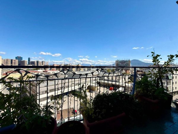 appartamento in vendita a Napoli in zona Mercato