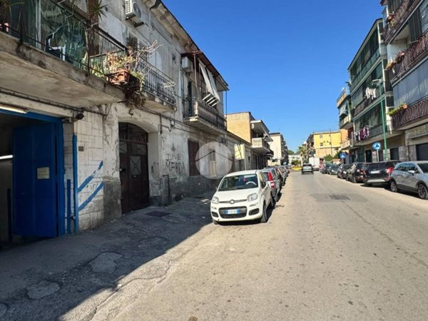 appartamento in vendita a Napoli in zona Secondigliano