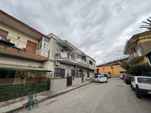 appartamento in vendita a Napoli in zona Barra