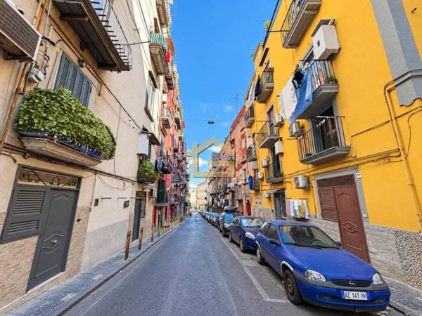 appartamento in vendita a Napoli in zona Stella