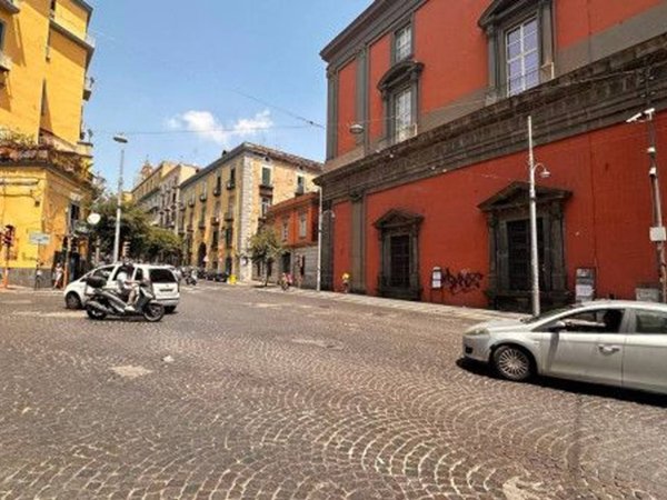 appartamento in vendita a Napoli in zona Montecalvario