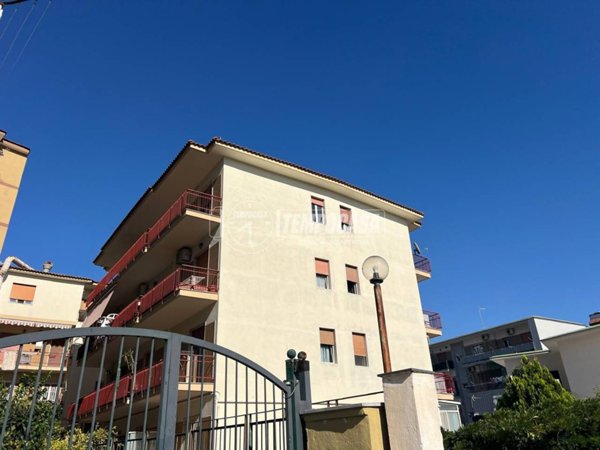 appartamento in vendita a Napoli in zona Pianura