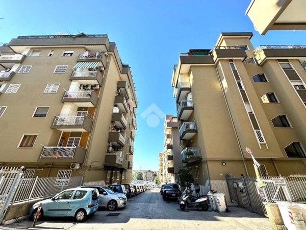 appartamento in vendita a Napoli in zona Fuorigrotta