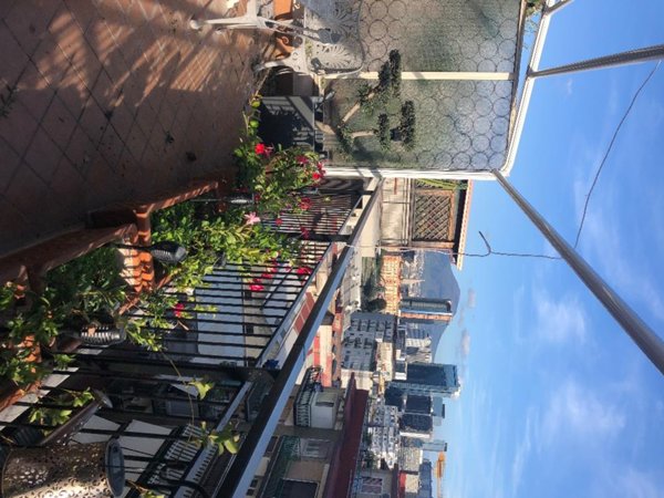 appartamento in vendita a Napoli in zona Vicaria