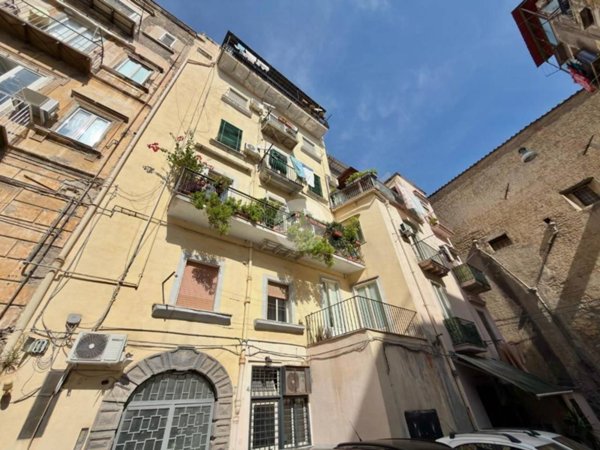 appartamento in vendita a Napoli in zona Stella