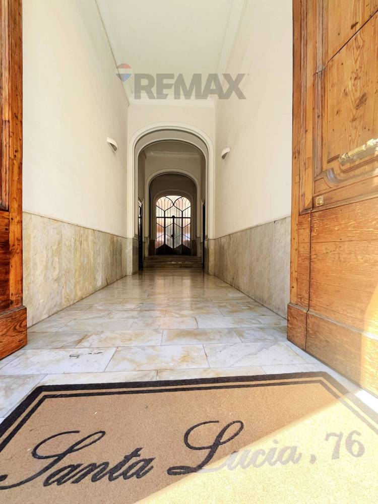 appartamento in vendita a Napoli in zona San Ferdinando