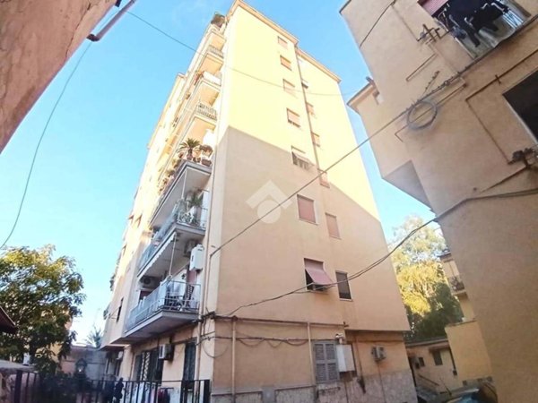 appartamento in vendita a Napoli in zona Stella