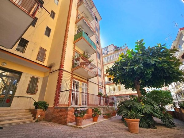 appartamento in vendita a Napoli in zona Bagnoli