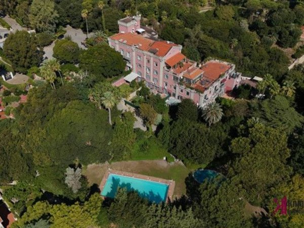 appartamento in vendita a Napoli in zona Posillipo