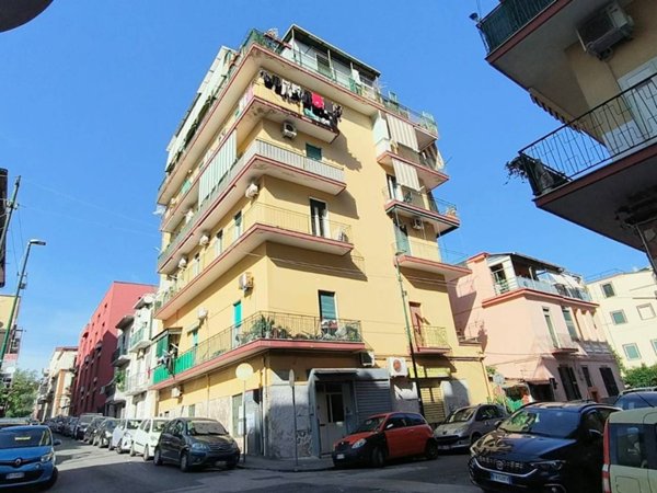appartamento in vendita a Napoli in zona Bagnoli