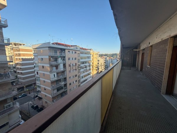 ufficio in vendita a Napoli in zona Fuorigrotta