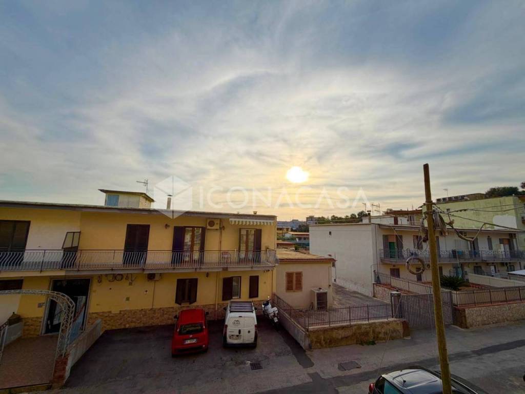 appartamento in vendita a Napoli in zona Pianura