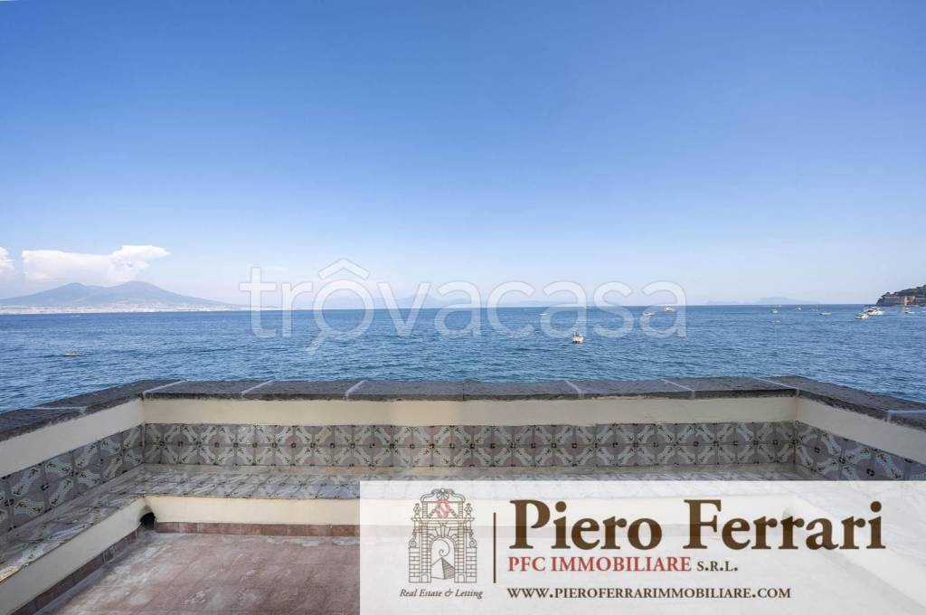 appartamento in vendita a Napoli in zona Posillipo