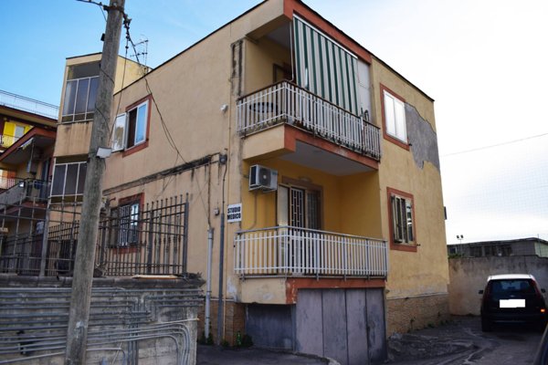 appartamento in vendita a Napoli in zona Barra