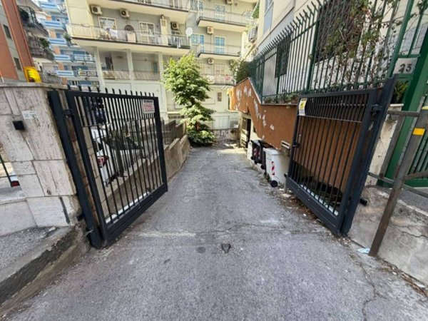 box auto in vendita a Napoli in zona Vomero