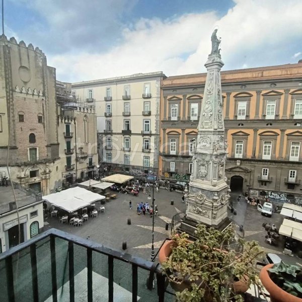 locale commerciale in vendita a Napoli