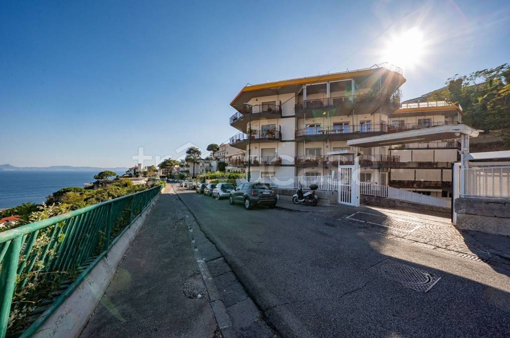 appartamento in vendita a Napoli in zona Posillipo